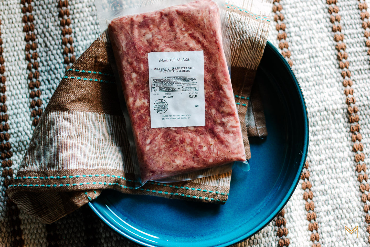 1-pound pack of farm-raised loose breakfast sausage, made with premium, pasture-raised pork and a blend of classic spices for a savory, flavorful breakfast option.